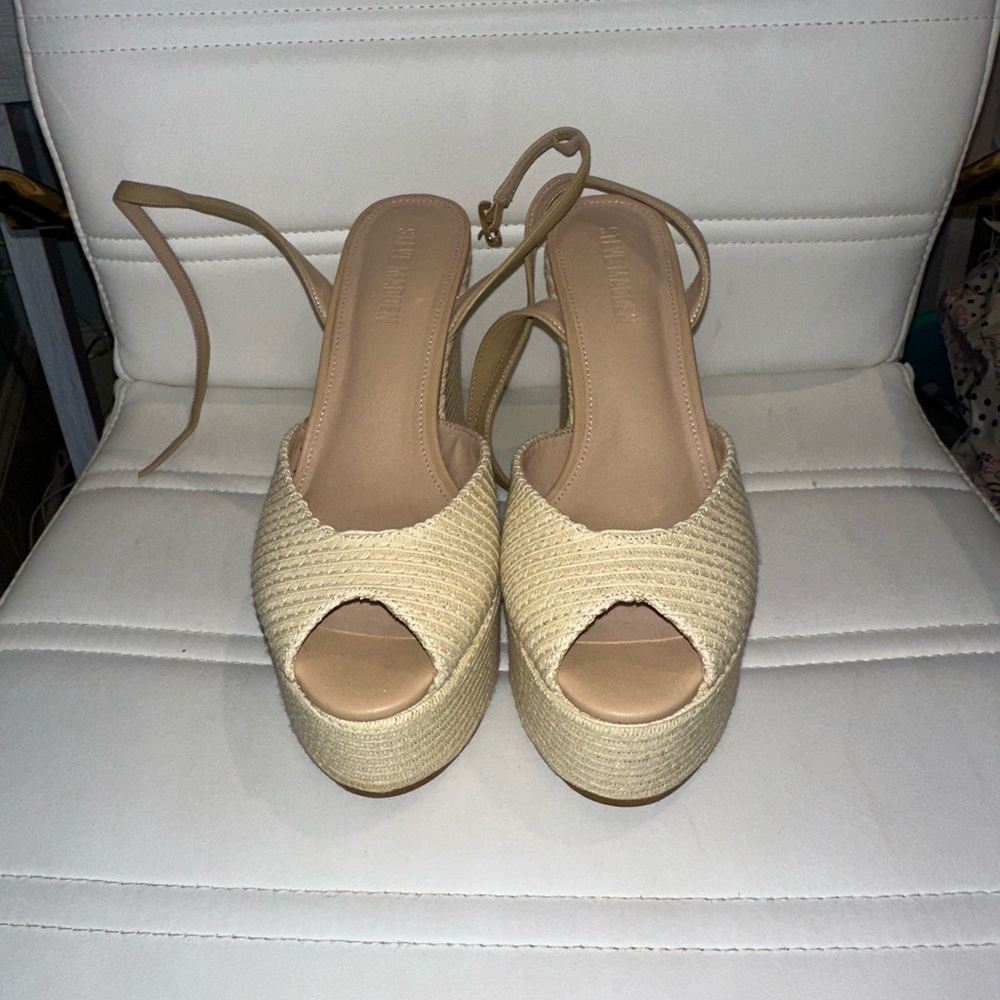 Steve Madden Cream Woven Platform Peep-Toe Sandals